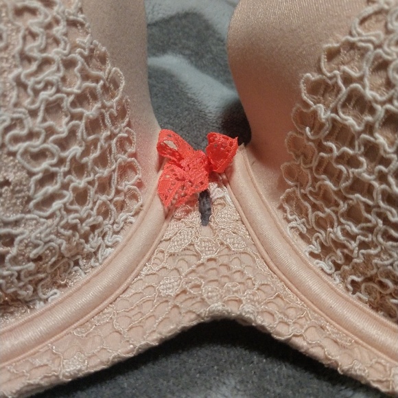38C VS bra - Picture 3 of 6